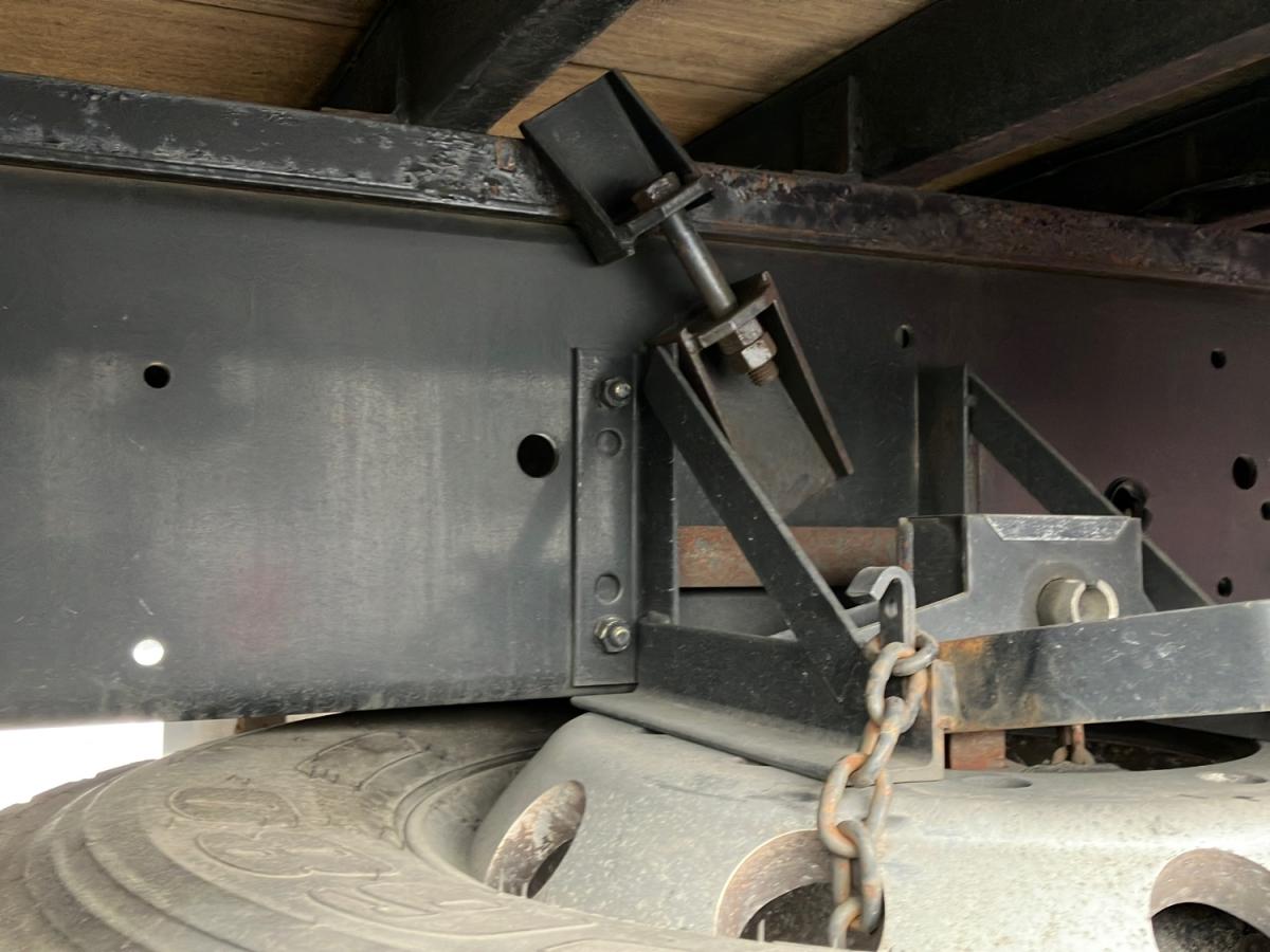 中古クレーン UDトラックス クオン