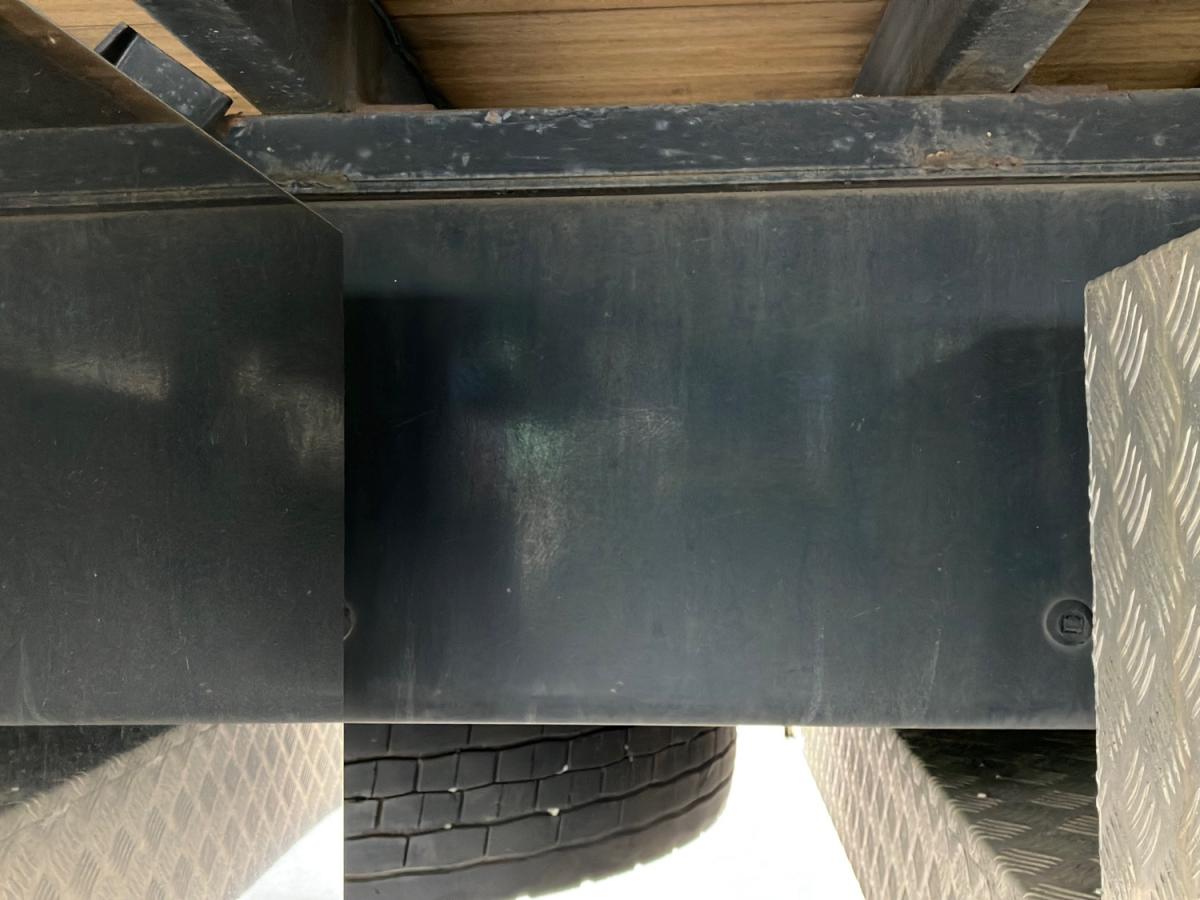 中古クレーン UDトラックス クオン