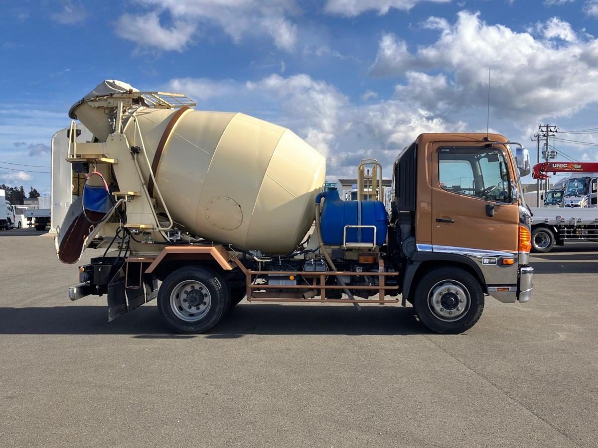 中古ミキサー車(生コン車) 日野 レンジャー