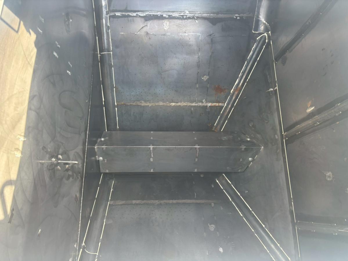 中古飼料運搬車 日野 プロフィア
