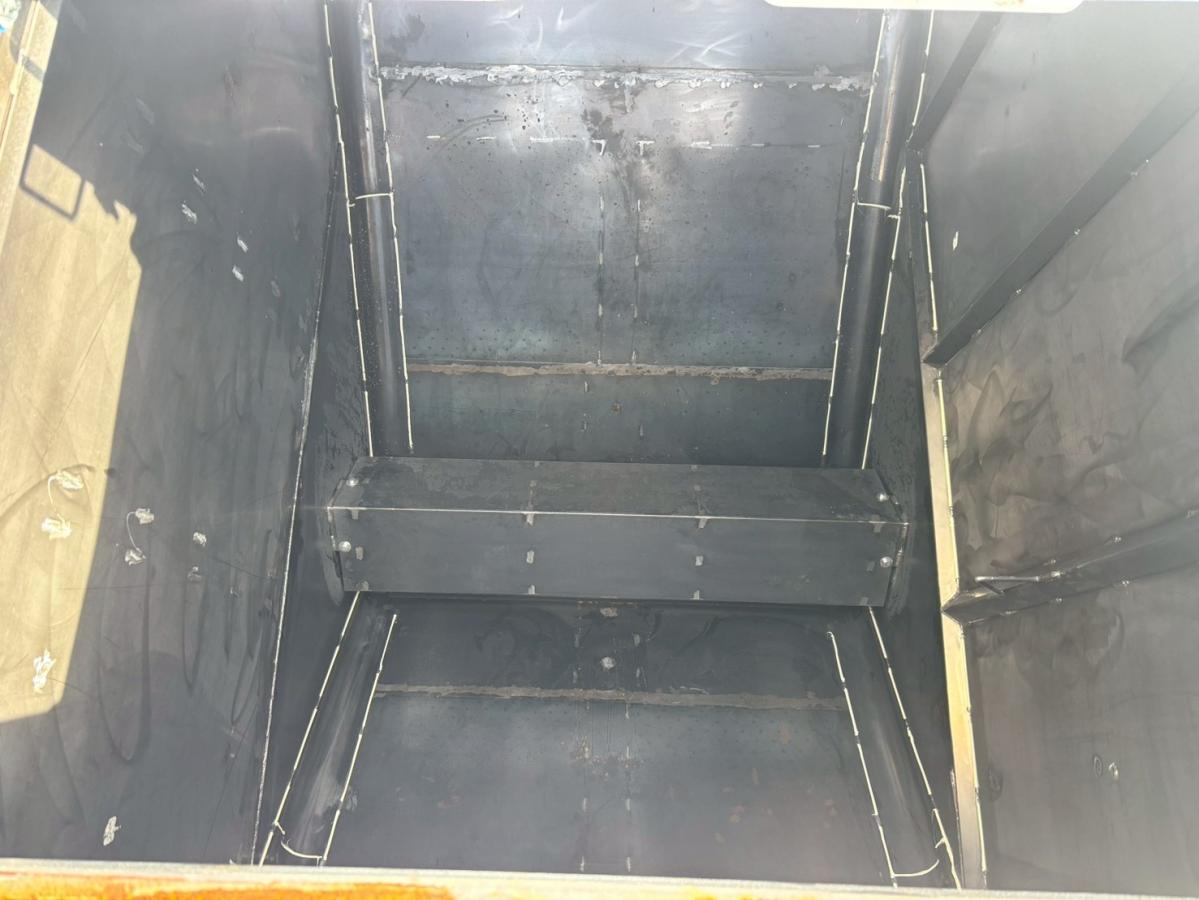 中古飼料運搬車 日野 プロフィア