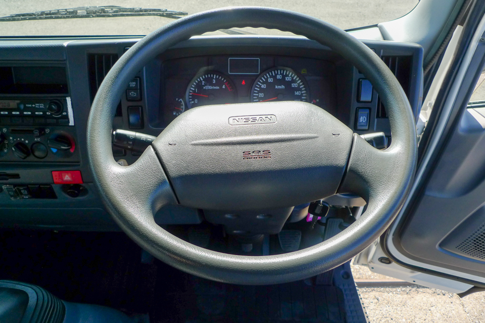 中古クレーン ニッサン アトラス