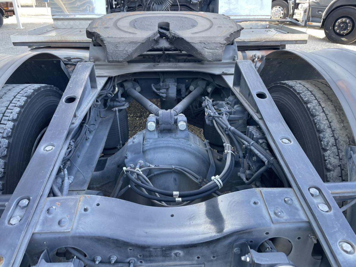 中古トラクタ UDトラックス クオン