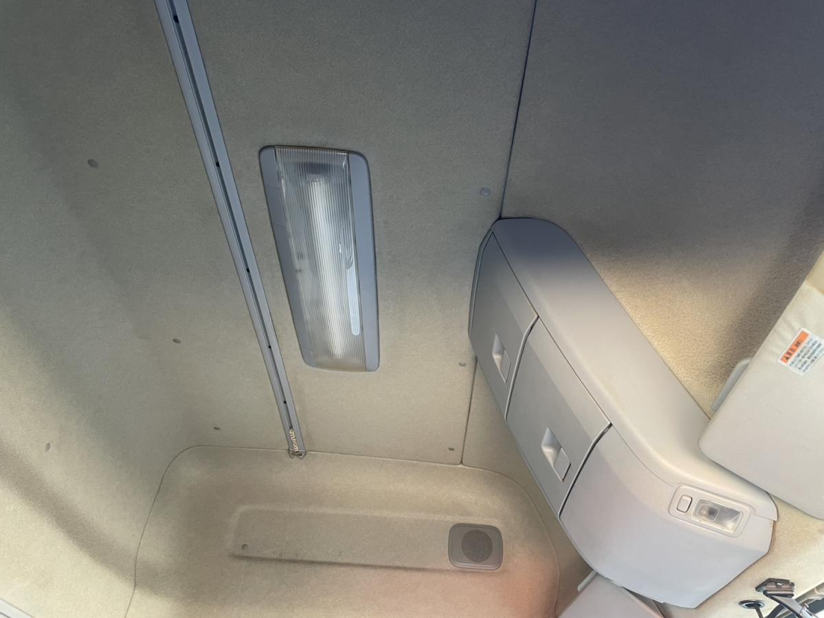 中古トラクタ UDトラックス クオン