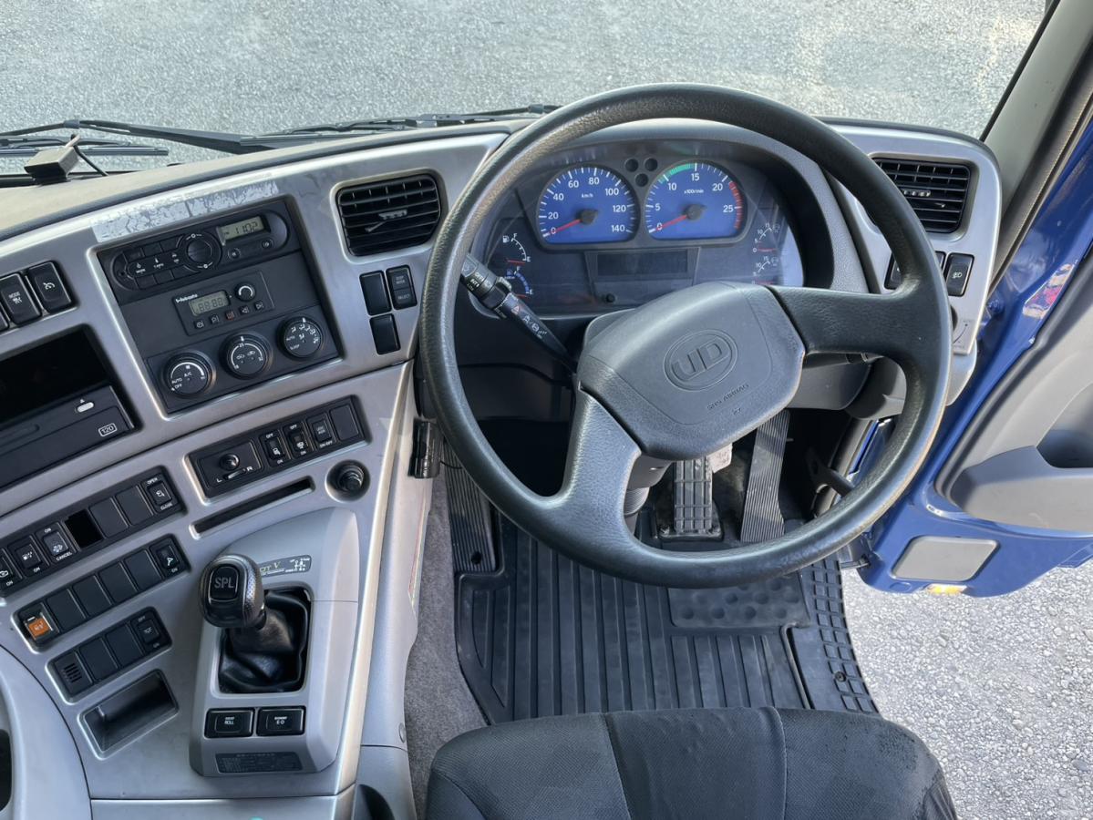 中古トラクタ UDトラックス クオン