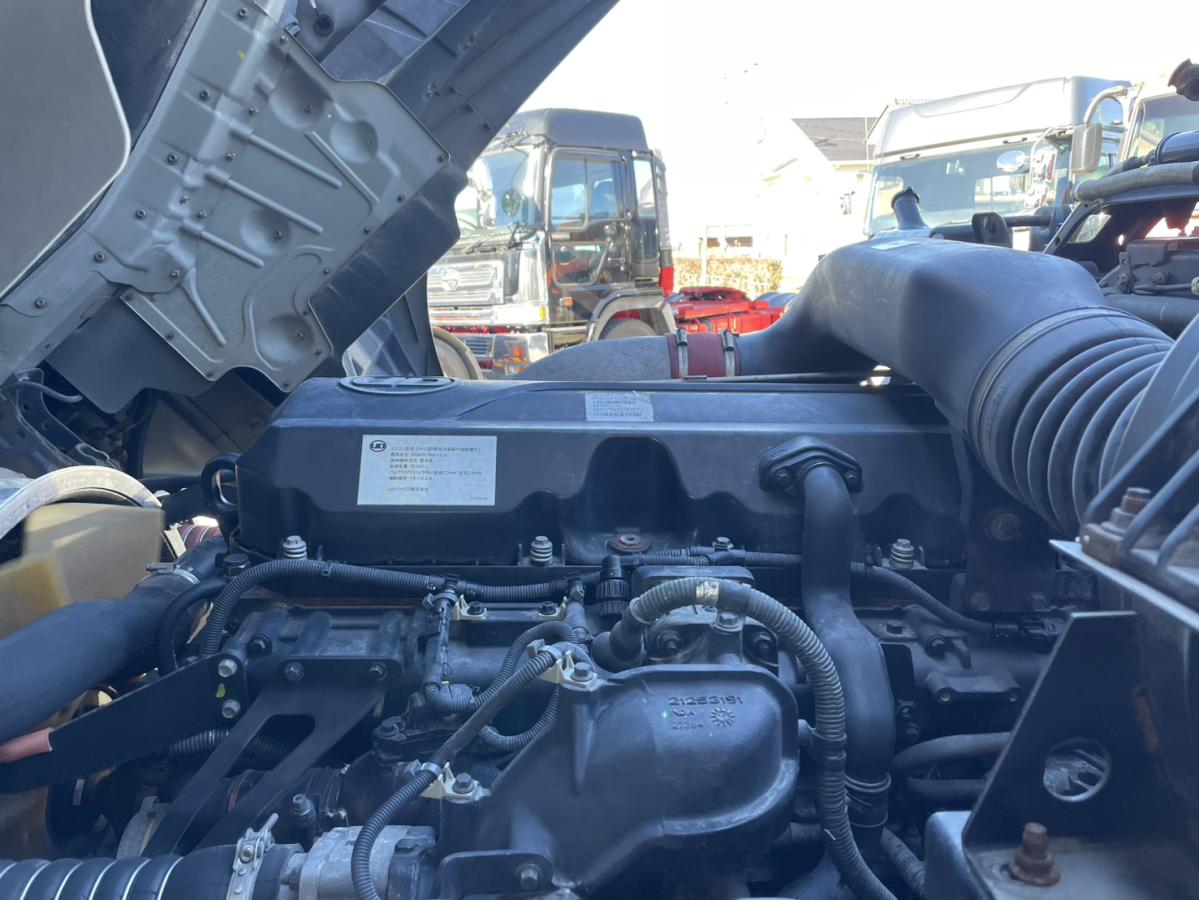 中古トラクタ UDトラックス クオン