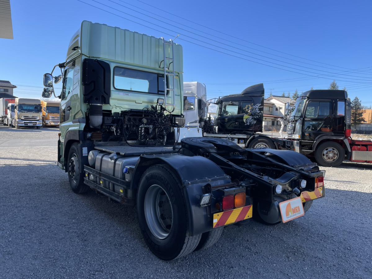 中古トラクタ UDトラックス クオン