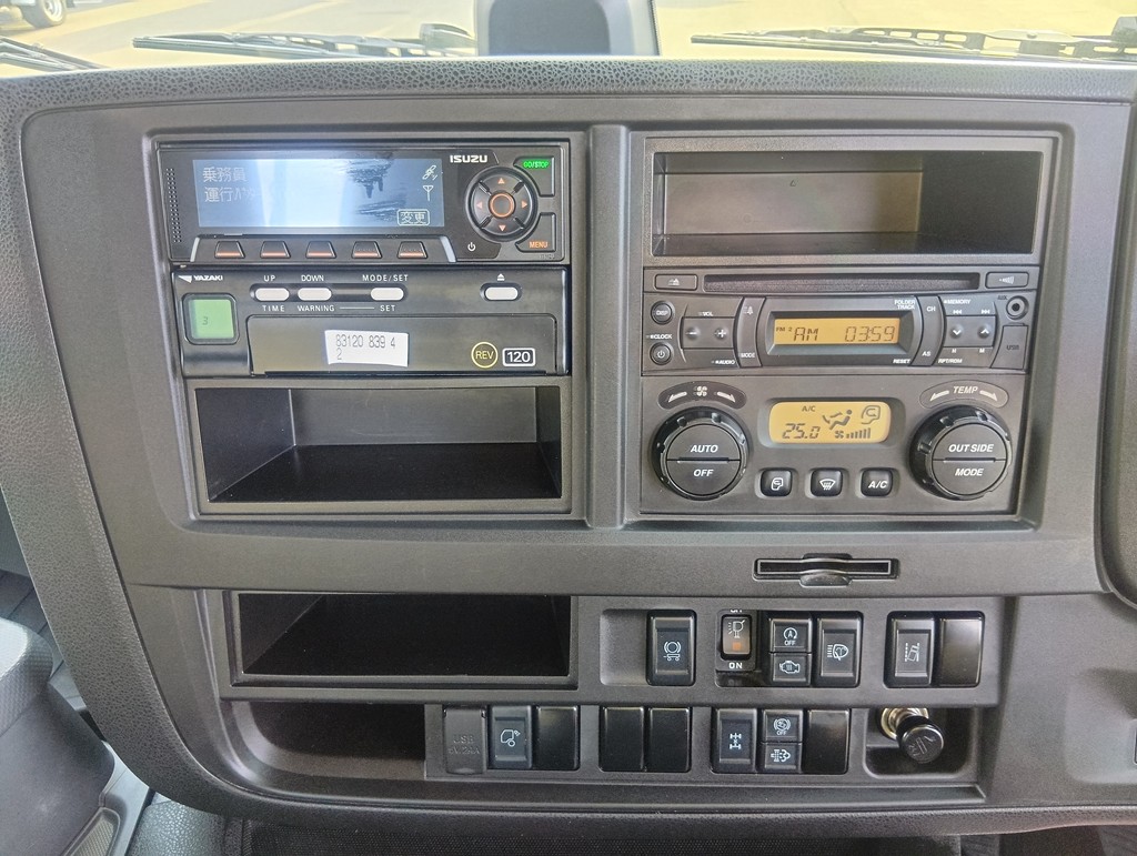 中古トラクタ いすゞ ギガ