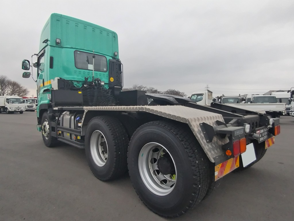 中古トラクタ いすゞ ギガ