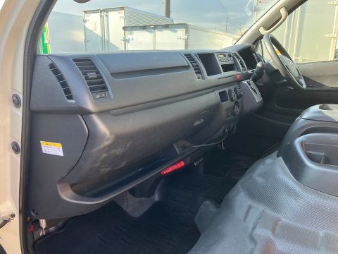 中古バス トヨタ ハイエース