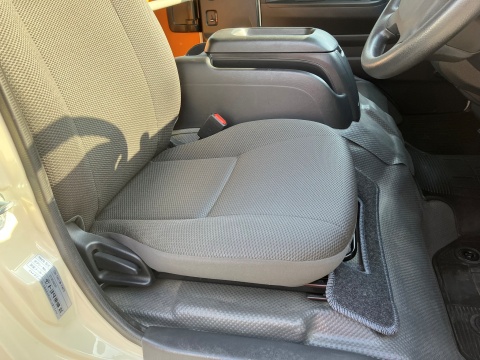 中古バス トヨタ ハイエース