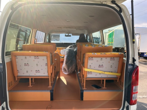 中古バス トヨタ ハイエース