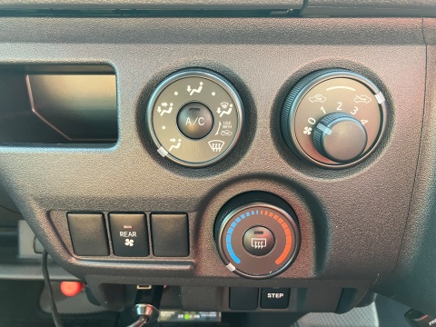 中古バス トヨタ ハイエース