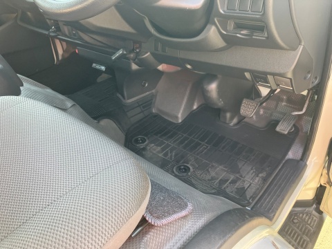 中古バス トヨタ ハイエース