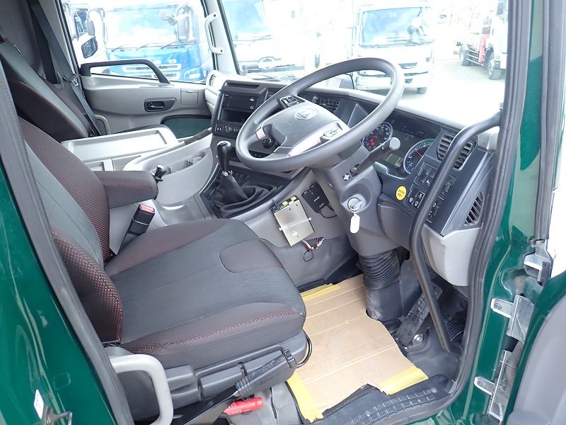 中古ダンプ UDトラックス クオン