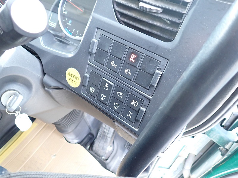 中古ダンプ UDトラックス クオン