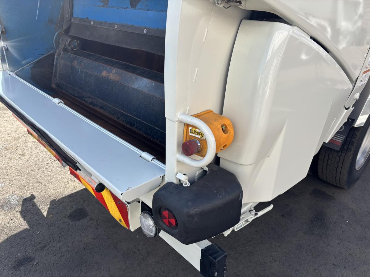 中古塵芥車(パッカー車) 三菱ふそう キャンター