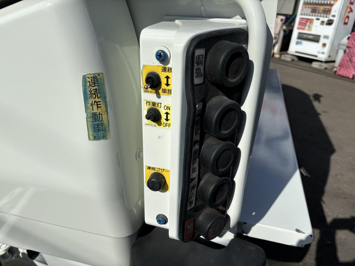 中古塵芥車(パッカー車) 三菱ふそう キャンター