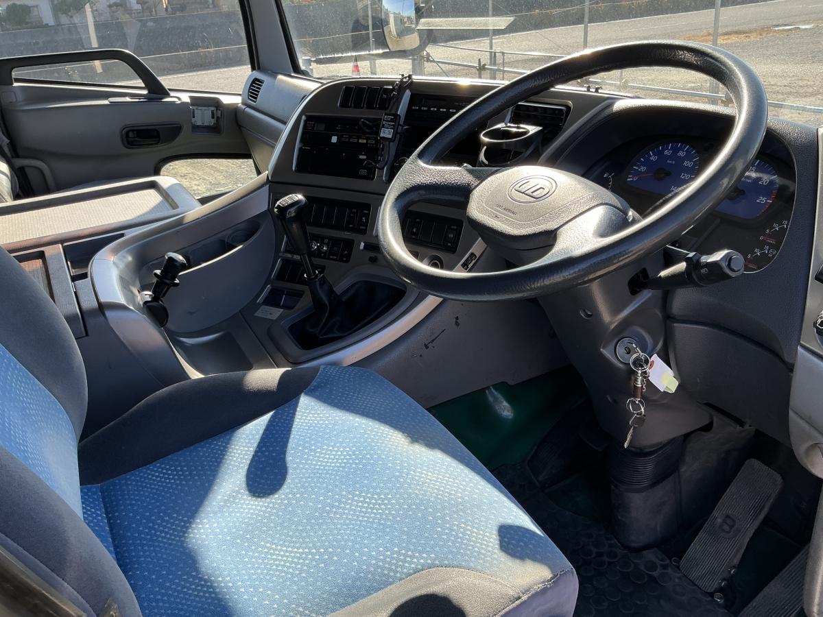 中古深ダンプ UDトラックス クオン