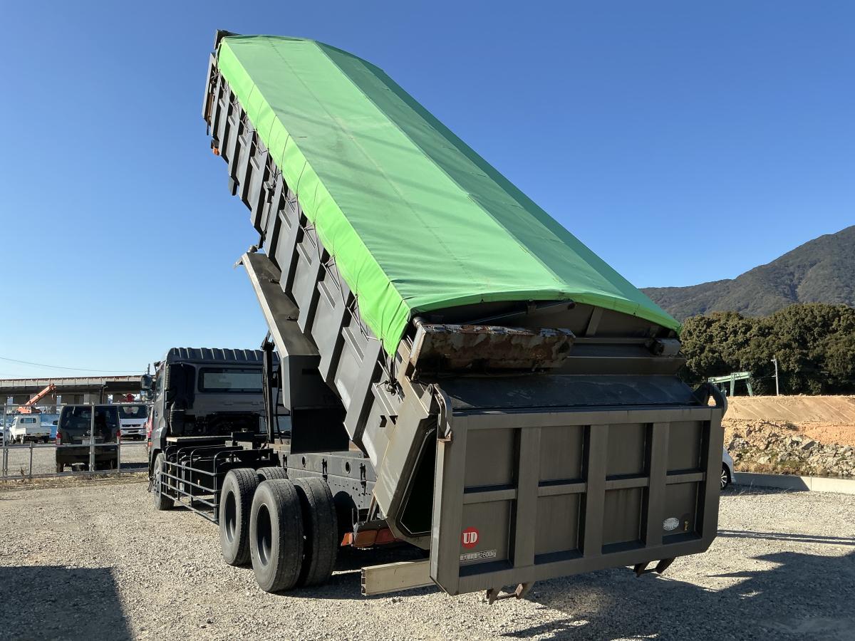 UDトラックス　クオンダンプカー　DYNAPAC  SD2500CS  2セット 中古深ダンプ UDトラックス クオン /☆H22 UD クオン 深ダンプ