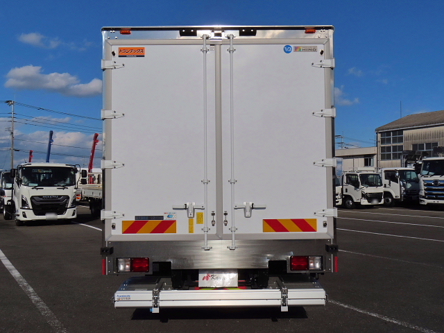 中古冷凍バン 日野 レンジャー