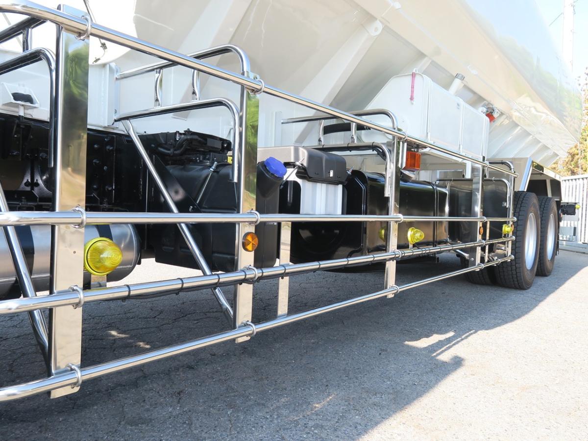 中古飼料運搬車 日野 プロフィア