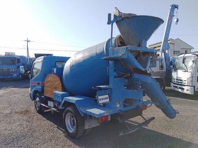 中古ミキサー車(生コン車) 日野 デュトロ