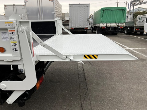 中古クレーン ニッサン アトラス