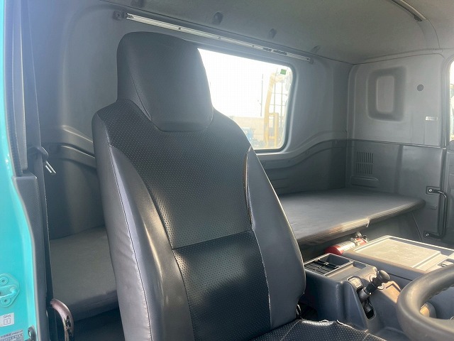 中古ミキサー車(生コン車) いすゞ フォワード