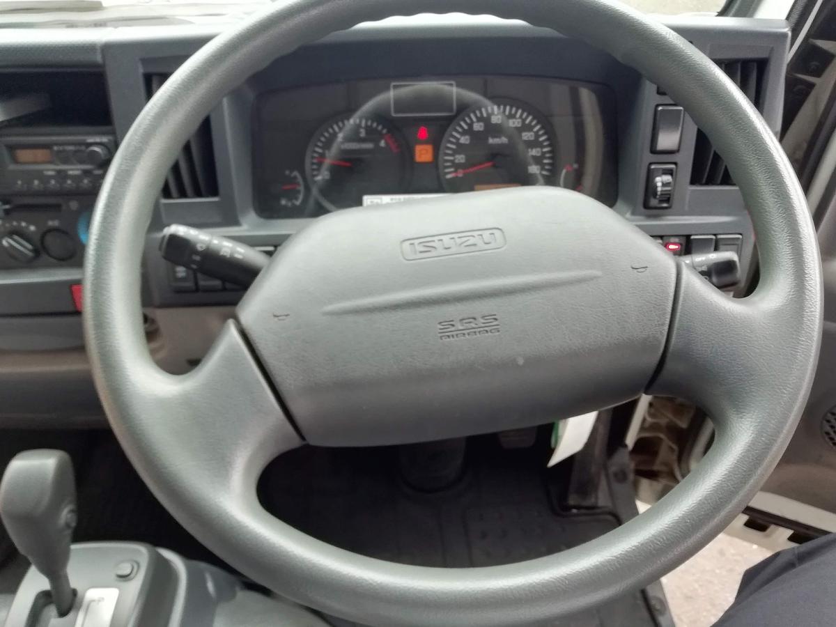 中古平ボディ いすゞ エルフ