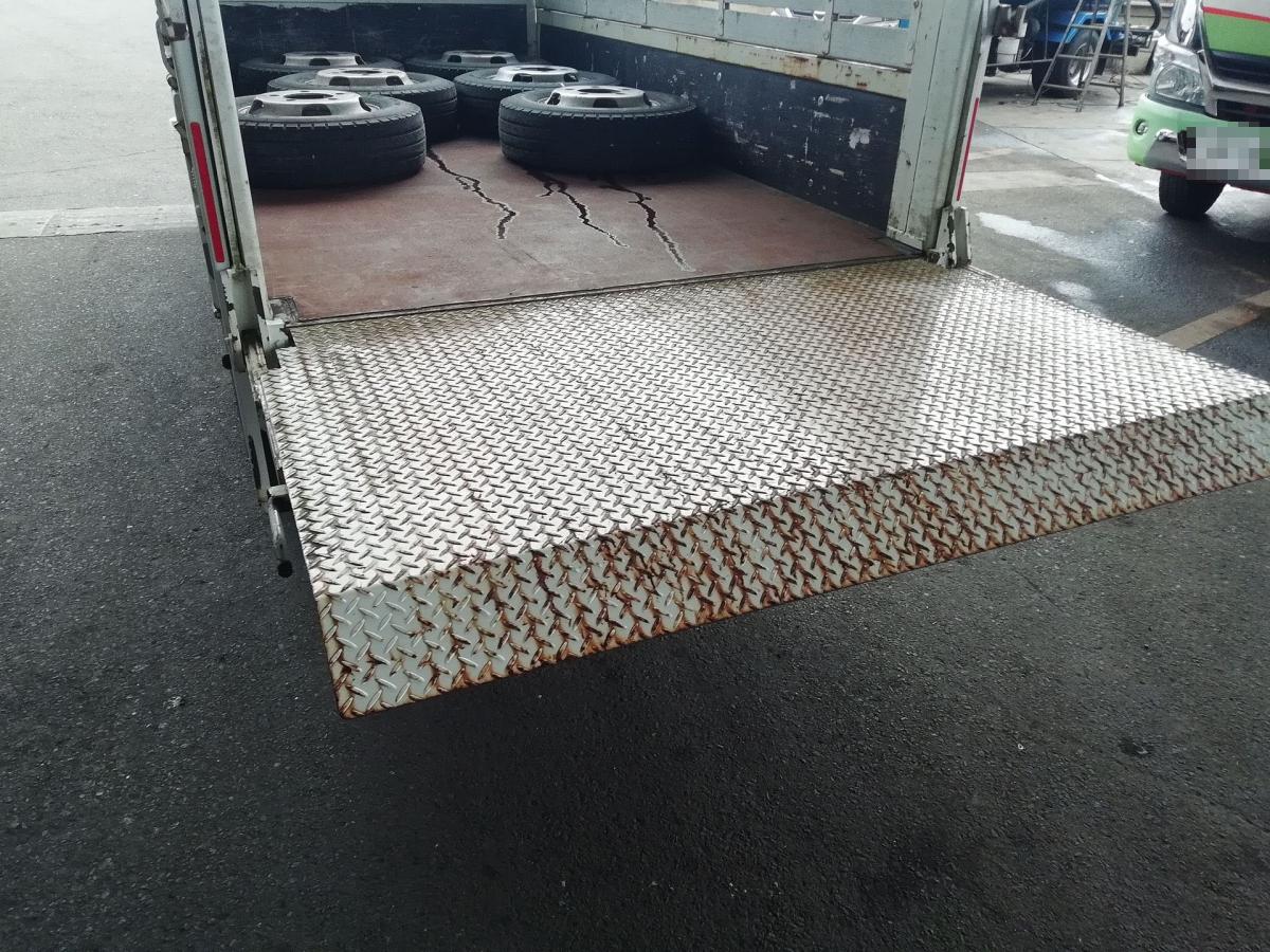 中古平ボディ いすゞ エルフ