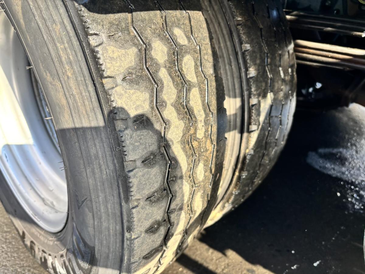 中古糞尿車(バキュームカー) いすゞ エルフ