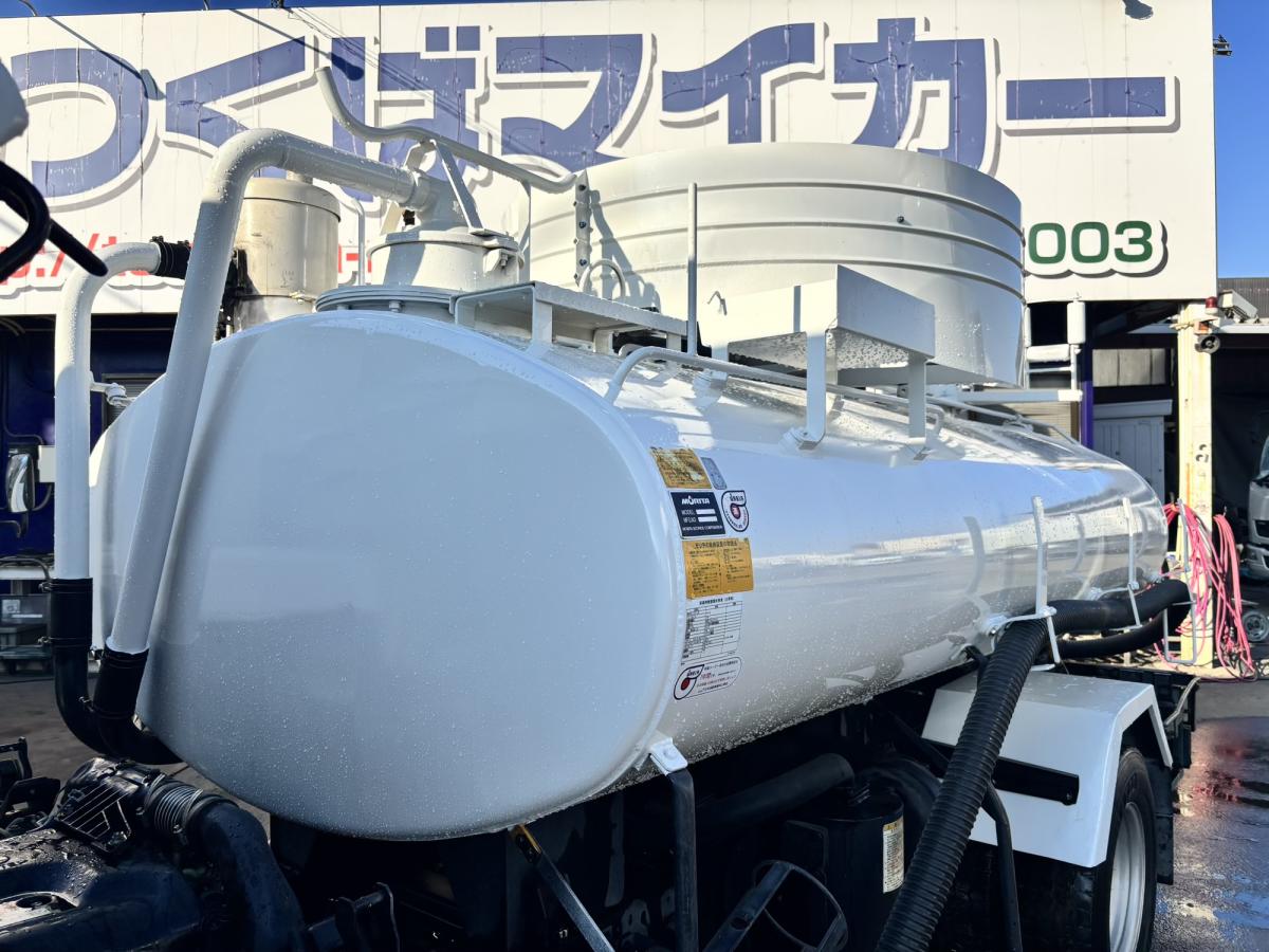 中古糞尿車(バキュームカー) いすゞ エルフ