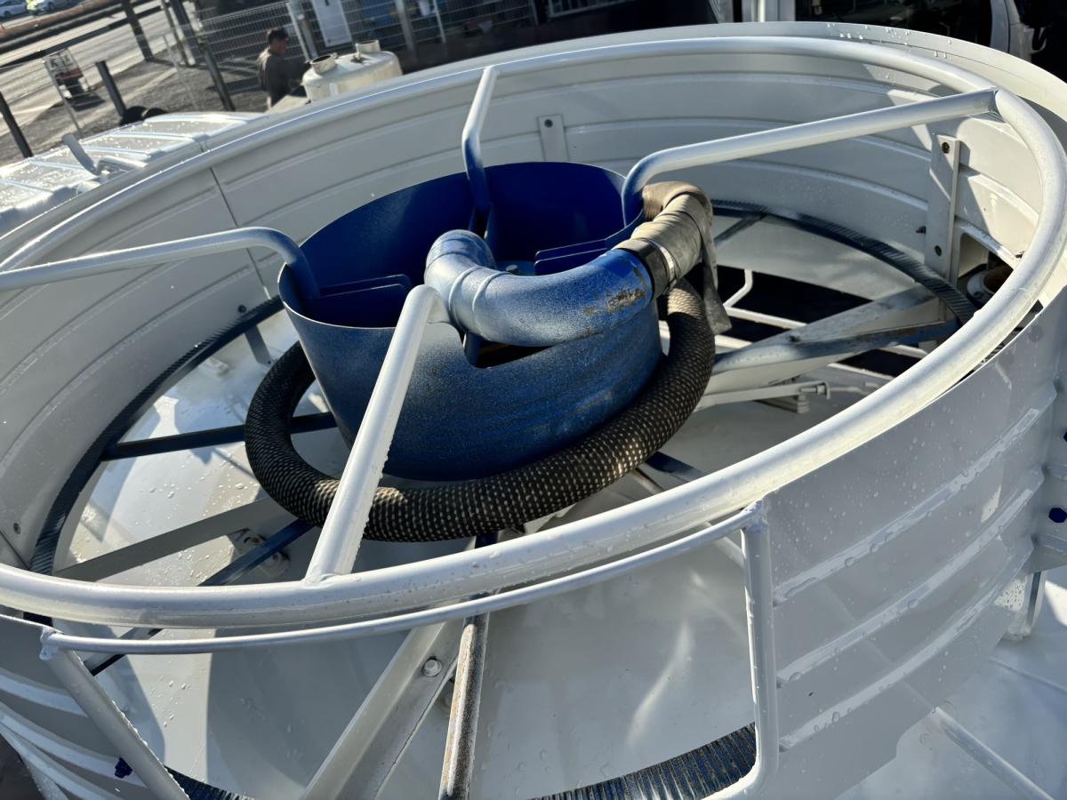 中古糞尿車(バキュームカー) いすゞ エルフ