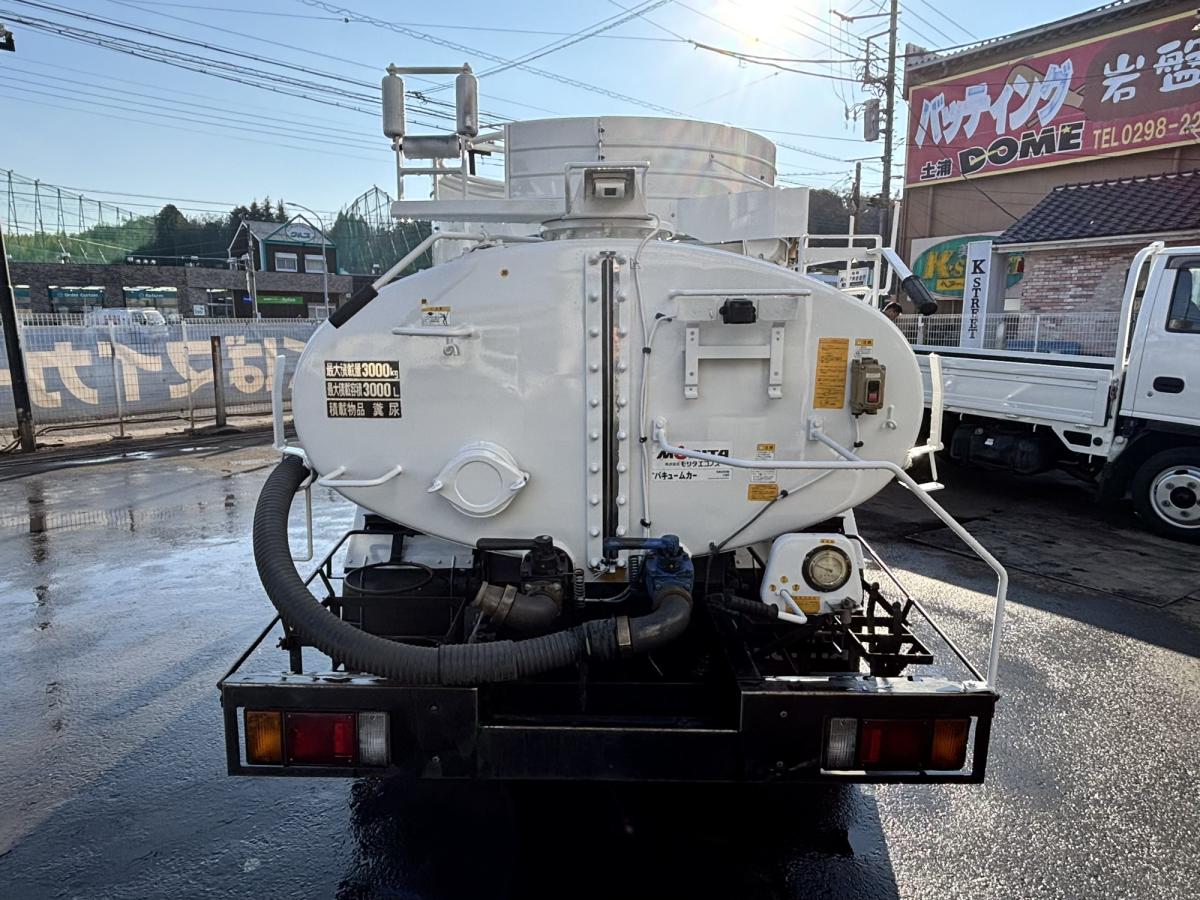 中古糞尿車(バキュームカー) いすゞ エルフ
