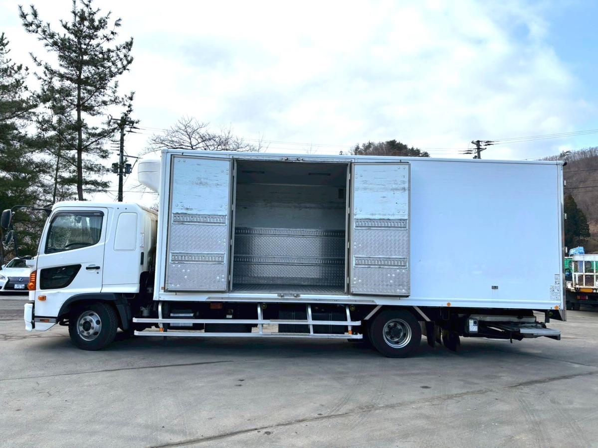 中古冷凍バン 日野 レンジャー