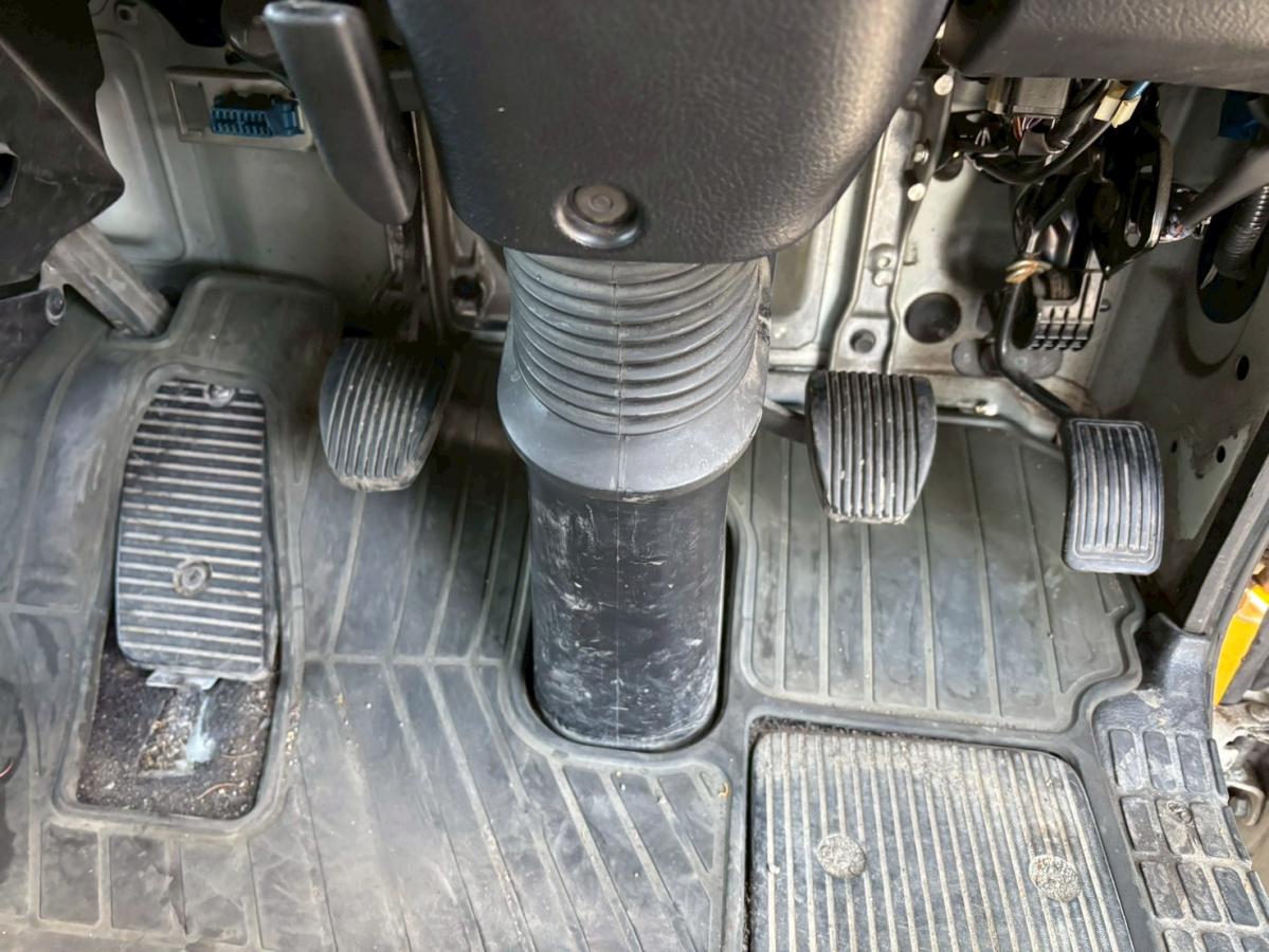 中古冷凍バン 日野 レンジャー