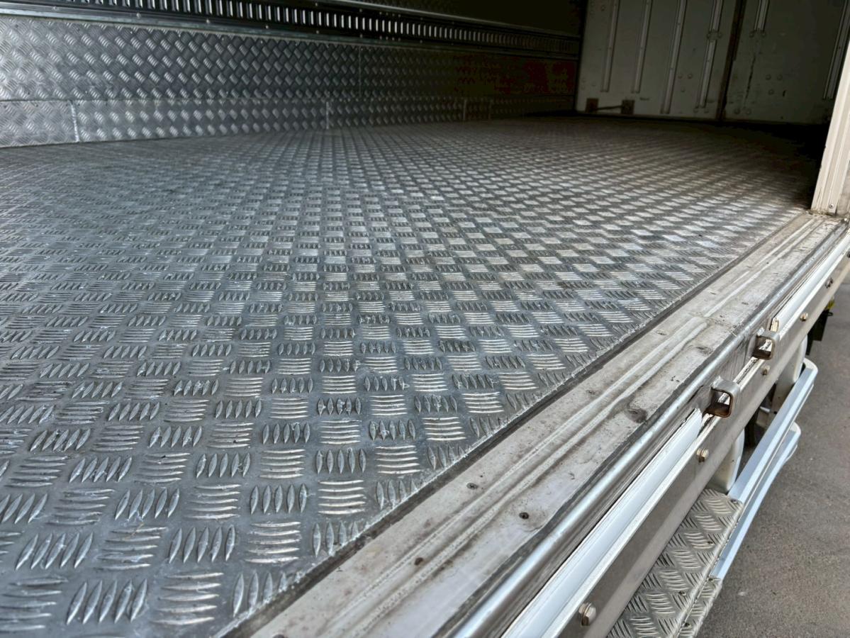 中古冷凍バン 日野 レンジャー