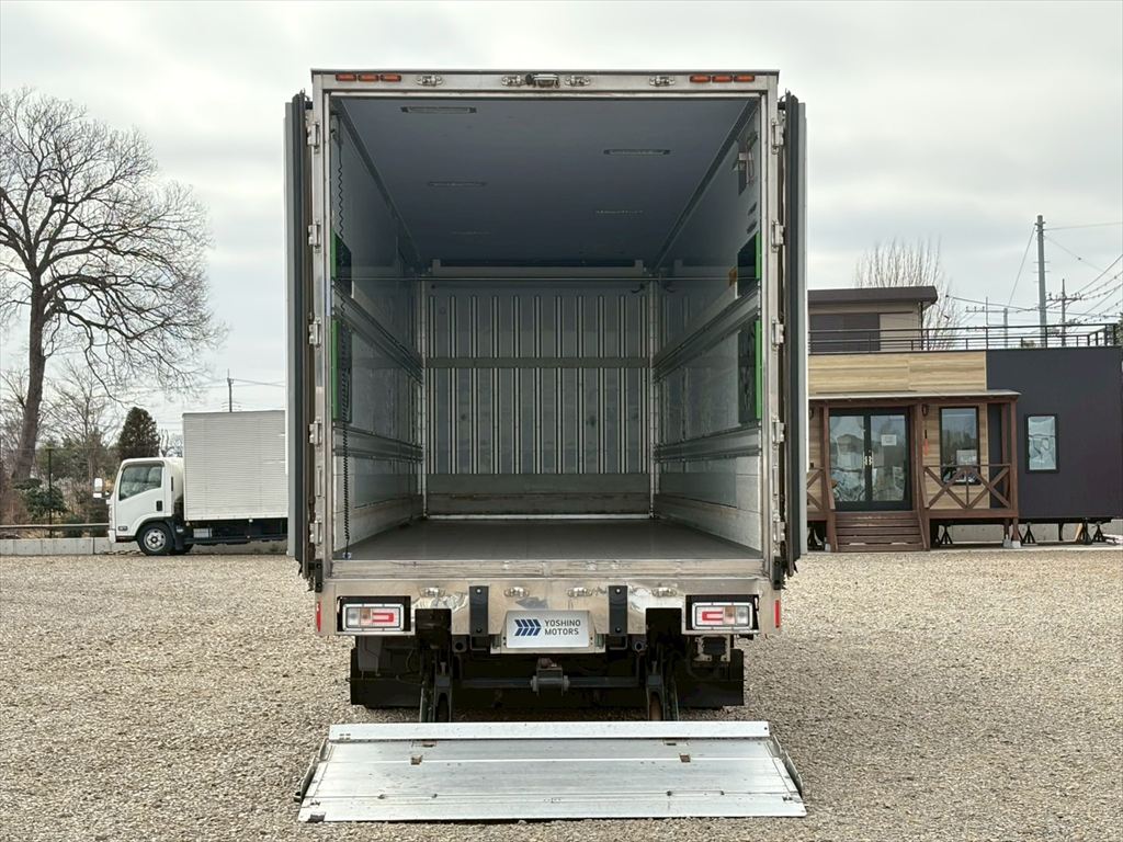 中古冷凍バン UDトラックス クオン