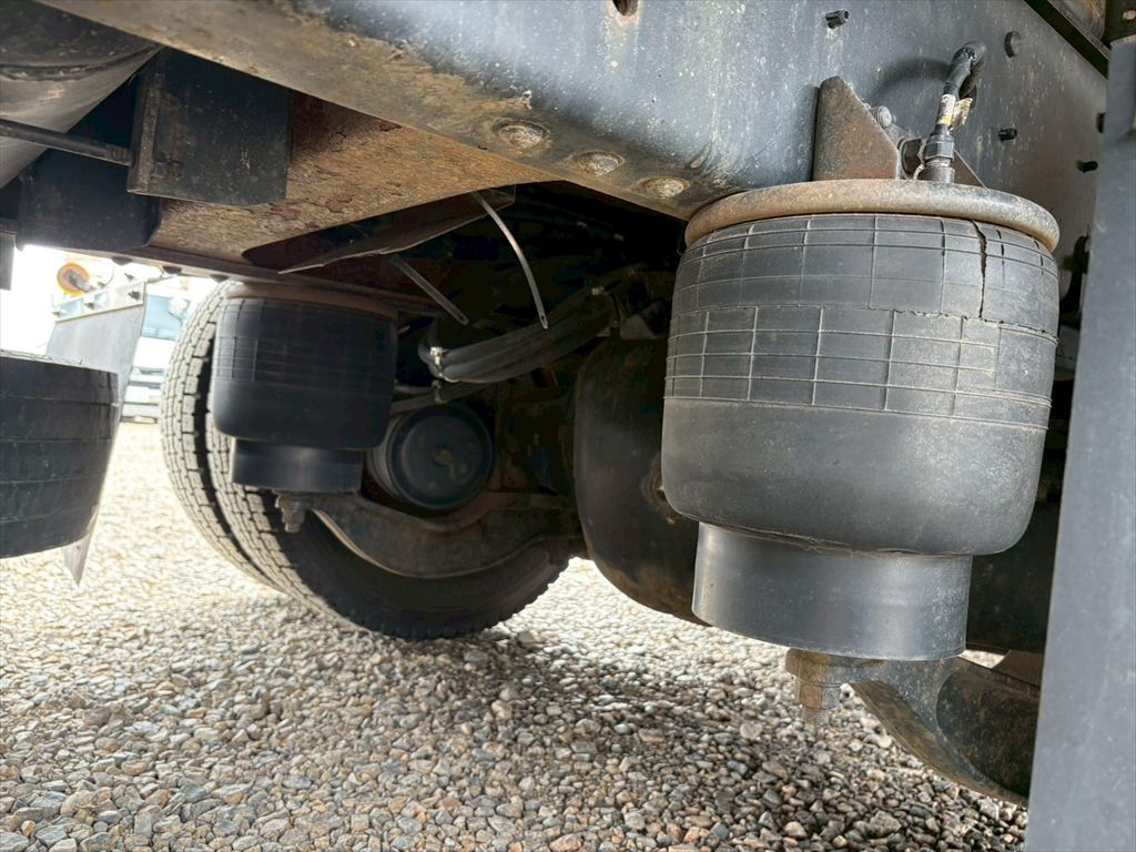 中古冷凍バン UDトラックス クオン