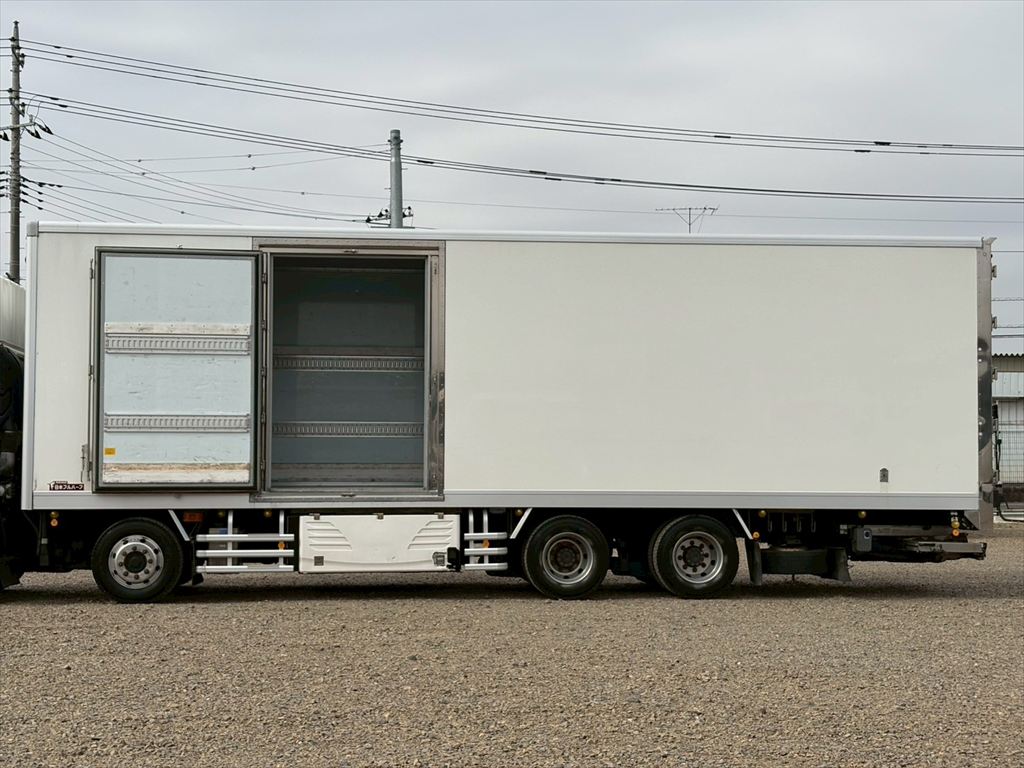 中古冷凍バン UDトラックス クオン