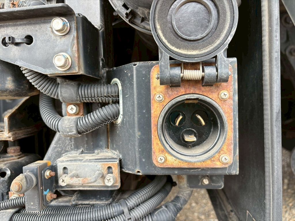 中古冷凍バン UDトラックス クオン