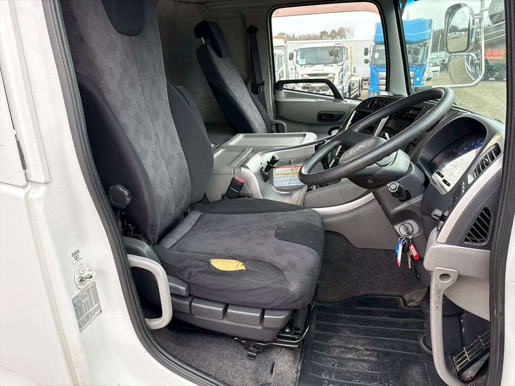 中古冷凍バン UDトラックス クオン