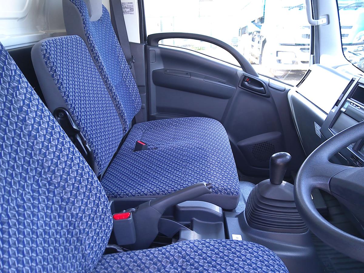 中古冷凍バン いすゞ エルフ