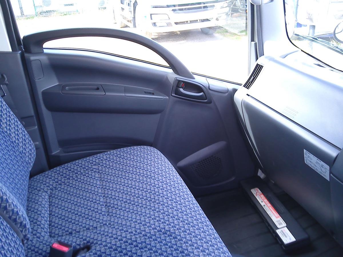 中古冷凍バン いすゞ エルフ