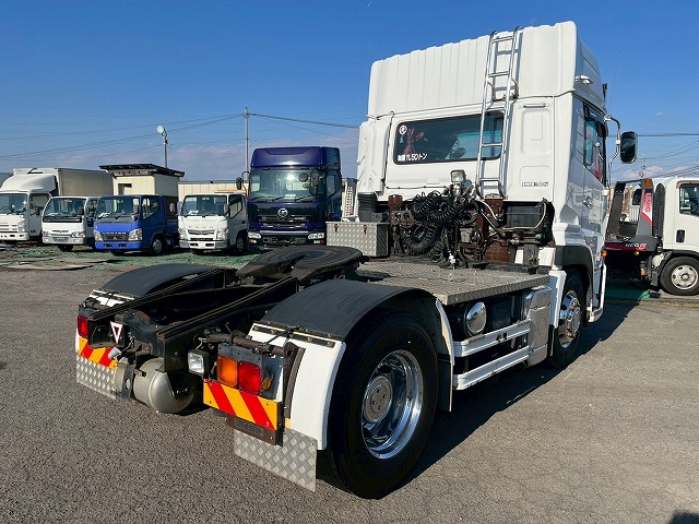 中古トラクタ UDトラックス クオン