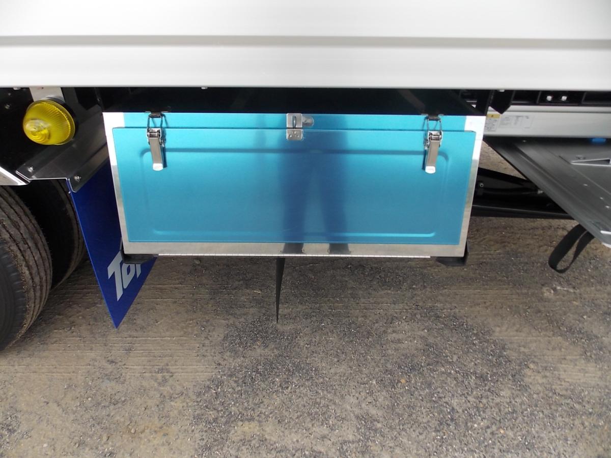 中古冷凍バン 三菱ふそう ファイター