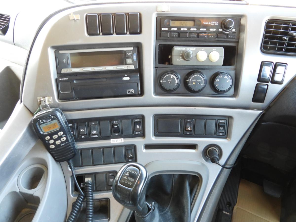 中古ダンプ UDトラックス クオン