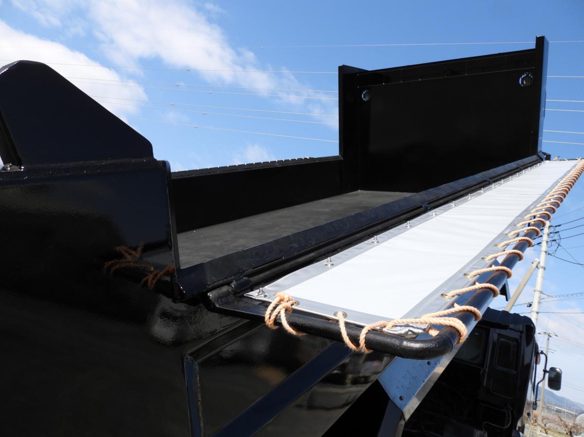 中古ダンプ UDトラックス クオン