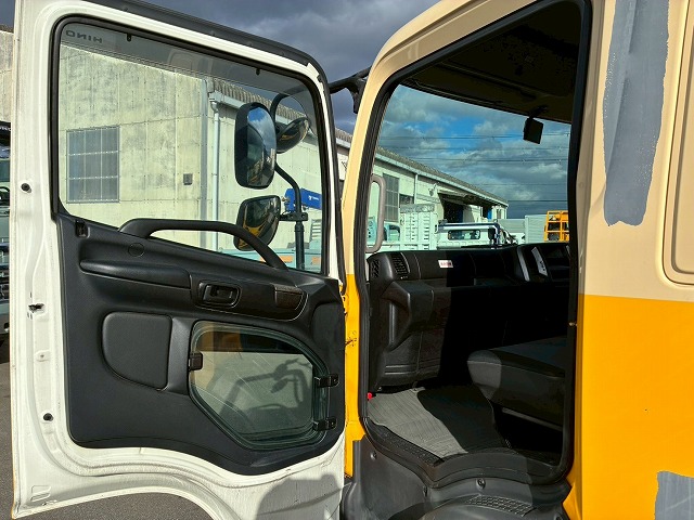 中古冷凍バン 日野 レンジャー